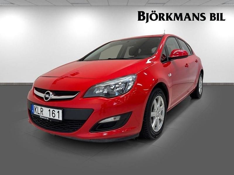 Röd Begagnad 2013 Opel Astra Sportkupé | 89 900 kr - Bild 1/4