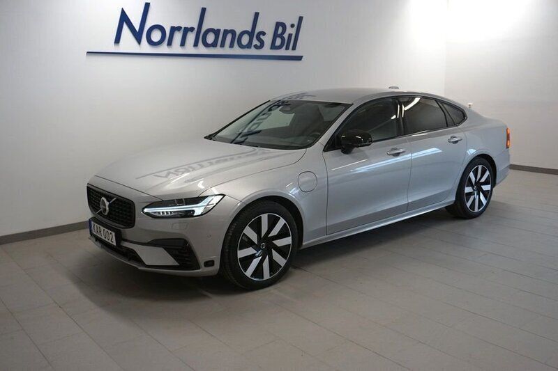 Silver Begagnad 2024 Volvo S90 Plus Sedan | 549 900 kr (Marknadspris) - Bild 1/4