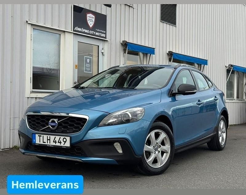 Blå Begagnad 2014 Volvo V40 CC Momentum Kombi | 154 900 kr (Marknadspris) - Bild 1/4