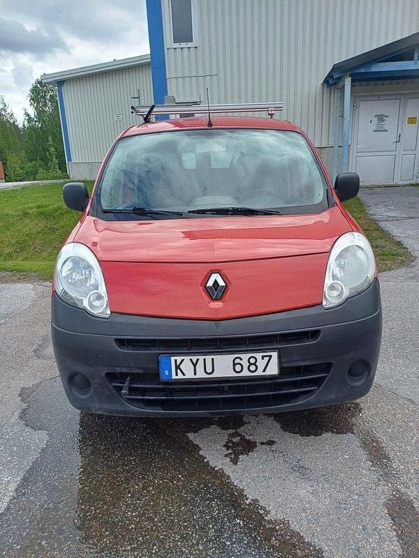 Röd Begagnad 2011 Renault Kangoo Minibuss | 10 000 kr - Bild 1/4