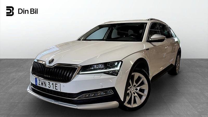 Vit Begagnad 2019 Skoda Superb Kombi | 299 900 kr (Dyr) - Bild 1/4