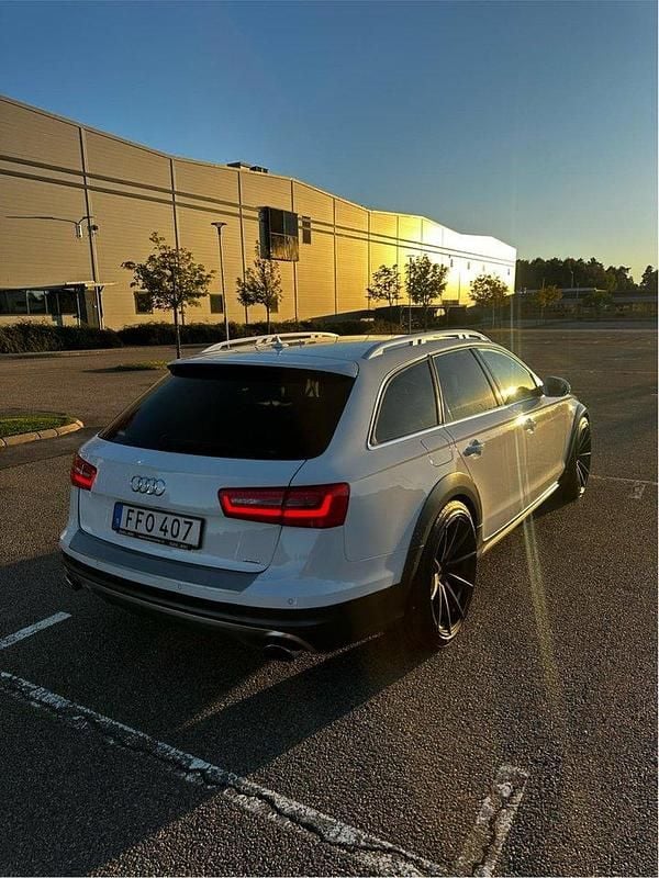 Vit Begagnad 2014 Audi A6 Allroad Comfort Kombi | 230 000 kr (Dyr) - Bild 1/4