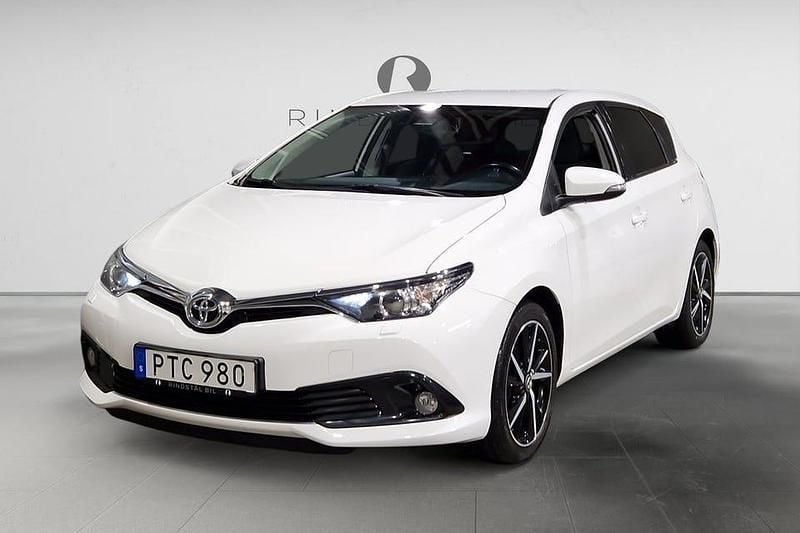 Vit Begagnad 2017 Toyota Auris Comfort Halvkombi | 124 900 kr (Bra pris) - Bild 1/3