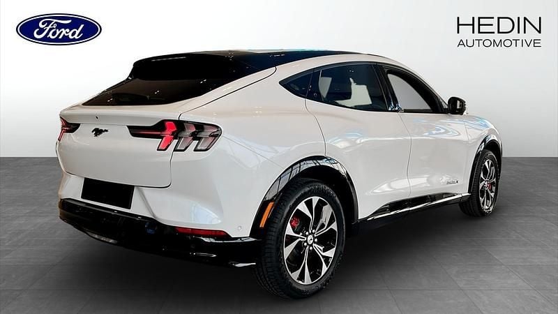 Begagnad 2023 Ford Mustang Mach-E SUV | 429 900 kr (Marknadspris) - Bild 1/3