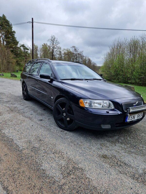 Blå Begagnad 2006 Volvo V70 Kinetic Kombi | 42 000 kr (Marknadspris) - Bild 1/4