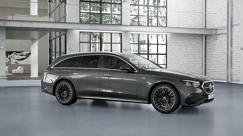 Grafitgrå metallic Ny 2025 Mercedes E300 AMG Kombi | 799 650 kr (Marknadspris) - Bild 1/2