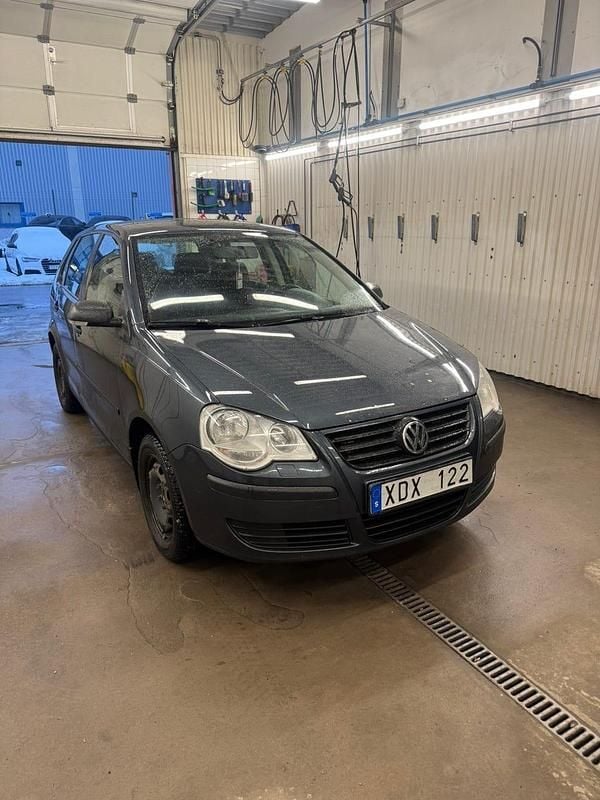 Begagnad 2006 VW Polo Halvkombi | 24 499 kr (Marknadspris) - Bild 1/4