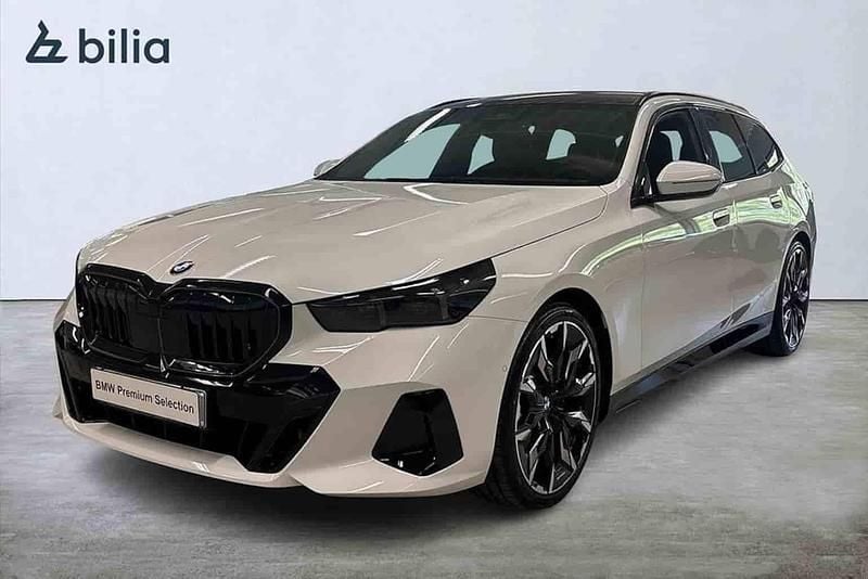 Vit Begagnad 2026 BMW 520 Kombi | 719 900 kr - Bild 1/1