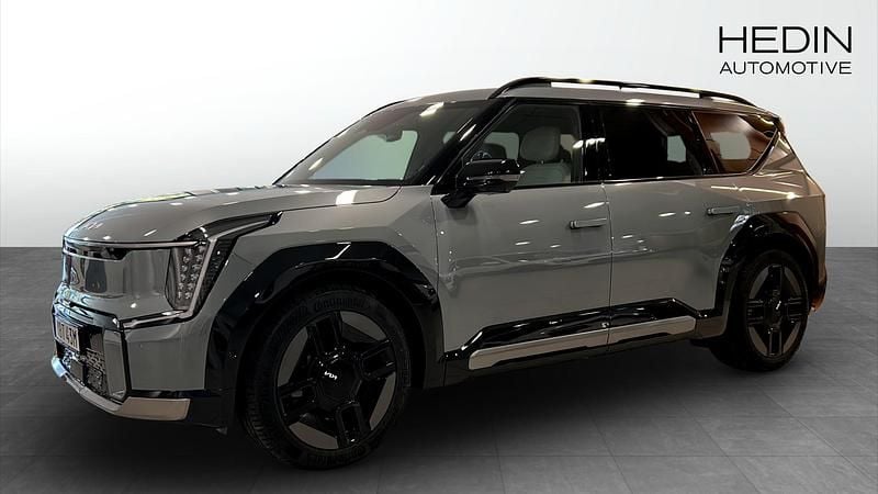 Grön (green) Begagnad 2025 Kia EV9 GT-Line SUV | 779 900 kr (Marknadspris) - Bild 1/4
