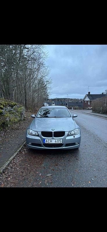 Begagnad 2007 BMW 320 Sedan | 27 000 kr (Superpris) - Bild 1/4