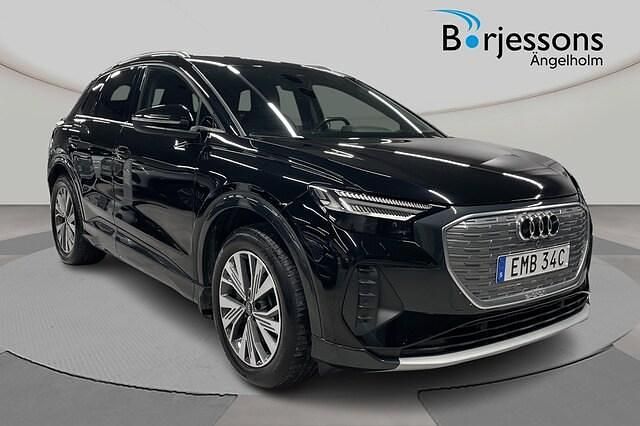 Mytsvart metallic Begagnad 2024 Audi Q4 e-tron SUV | 499 000 kr (Marknadspris) - Bild 1/4