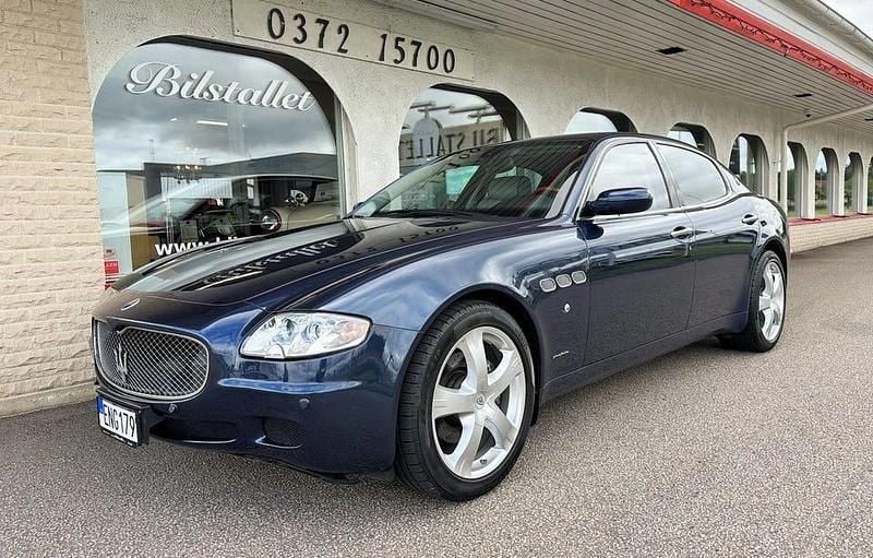Mörkblå Begagnad 2007 Maserati Quattroporte Sedan | 225 000 kr - Bild 1/4
