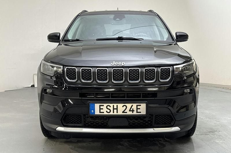 Begagnad Jeep Compass Limited 190 HK (139 kW) 2022 Svart SUV