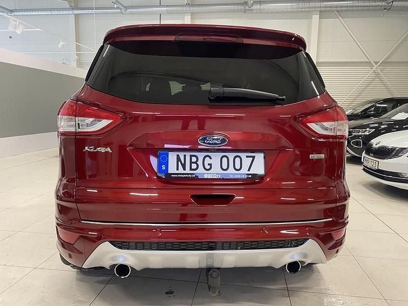 Begagnad Ford Kuga Titanium 182 HK (133 kW) 2016 Röd SUV