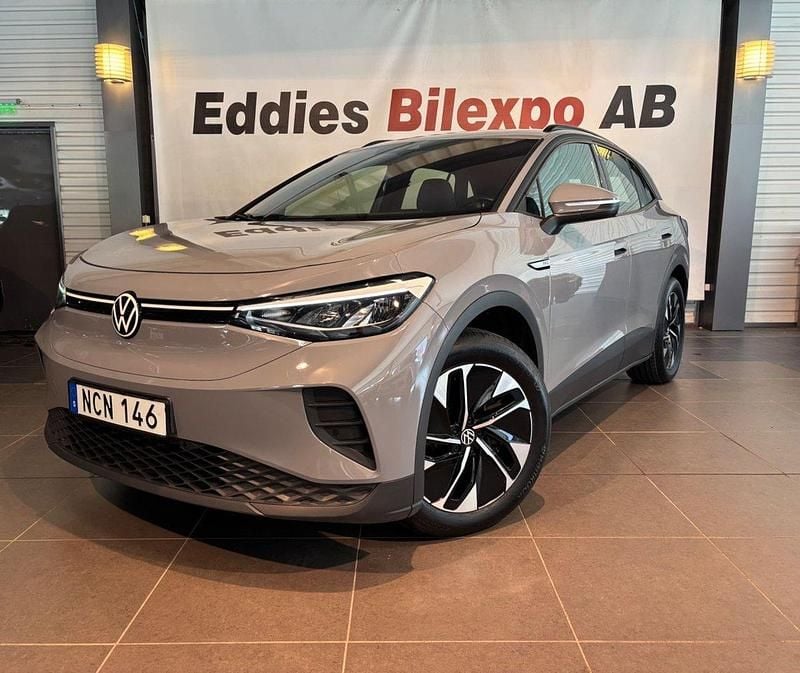Grå Begagnad 2021 VW ID.4 Pro Performance SUV | 249 900 kr (Superpris) - Bild 1/4