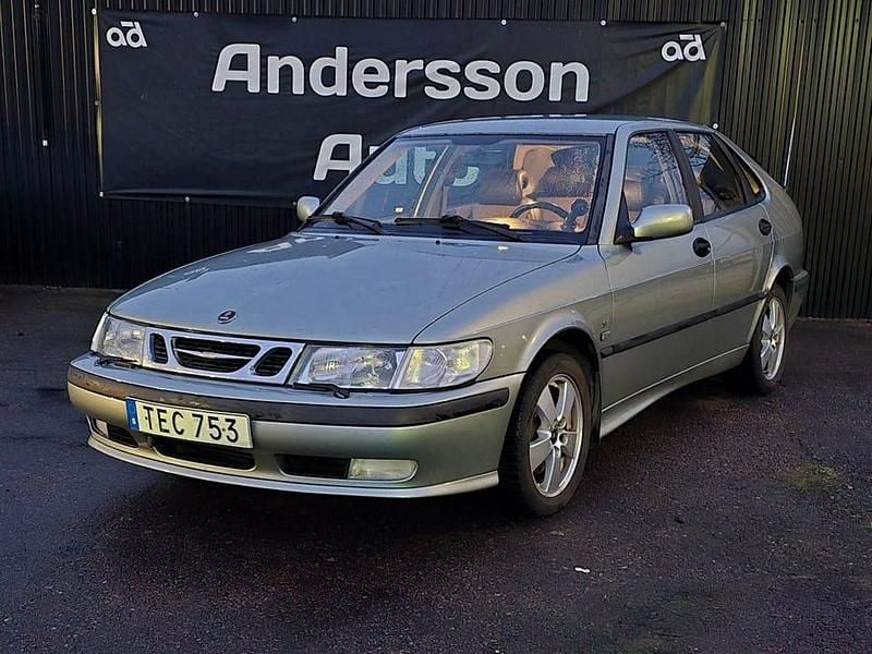 Grön Begagnad 2002 Saab 9-3 Sedan | 19 999 kr (Marknadspris) - Bild 1/4