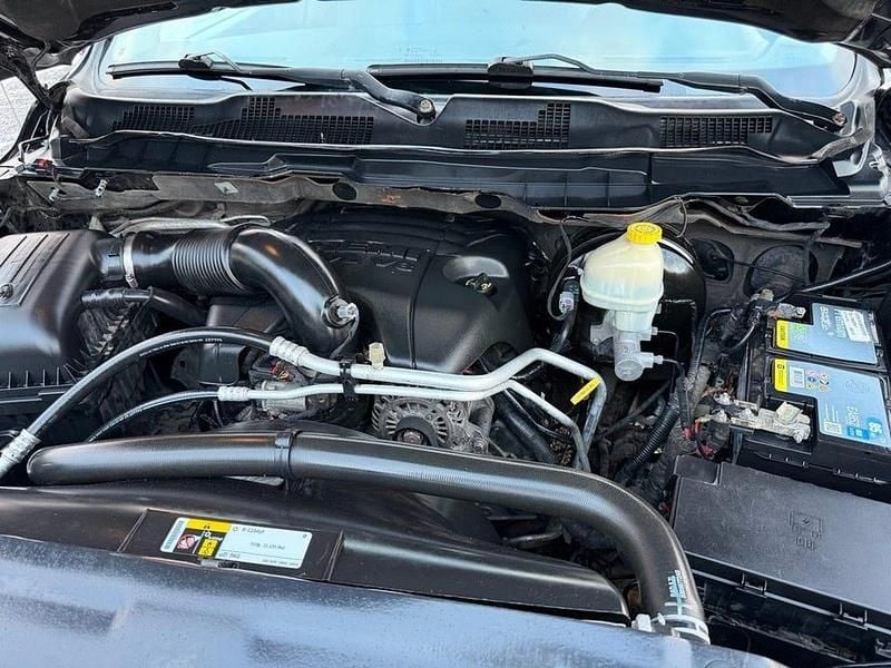 Begagnad RAM 1500 394 HK (289 kW) 2016 Svart Pickup