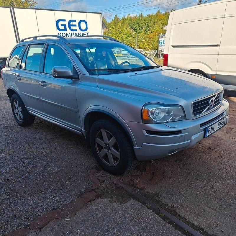 Ljusgrå (grå) Begagnad 2013 Volvo XC90 R-Design SUV | 26 000 kr - Bild 1/4