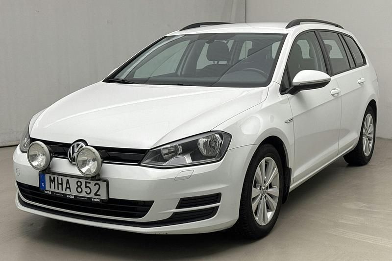 Vit Begagnad 2016 VW Golf VII | 95 000 kr (Marknadspris) - Bild 1/4