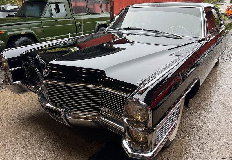 Begagnad Cadillac Fleetwood 345 HK (253 kW) 1965 Svart Sedan