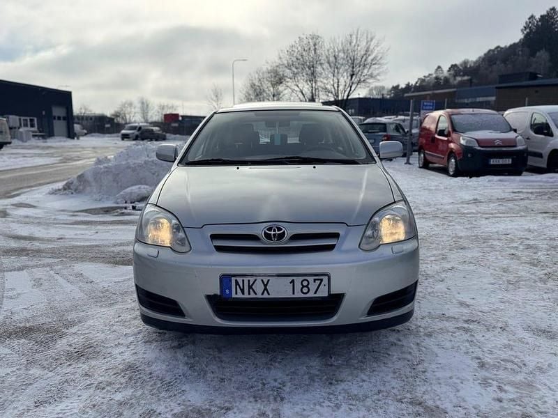 Begagnad Toyota Corolla 110 HK (80 kW) 2007 Silver