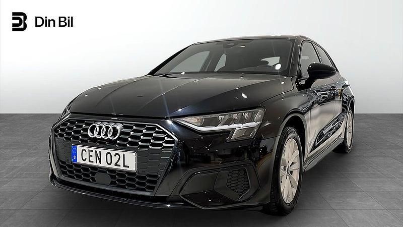 Svart Begagnad 2022 Audi A3 Sportback Proline Halvkombi | 229 000 kr (Marknadspris) - Bild 1/4
