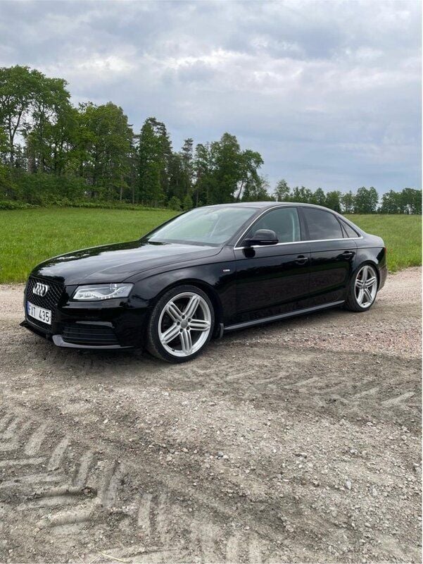 Svart Begagnad 2009 Audi A4 Sedan | 64 900 kr (Marknadspris) - Bild 1/4