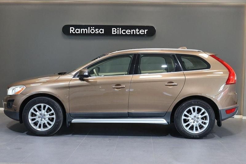 Brun Begagnad 2009 Volvo XC60 Summum SUV | 89 900 kr (Superpris) - Bild 1/4