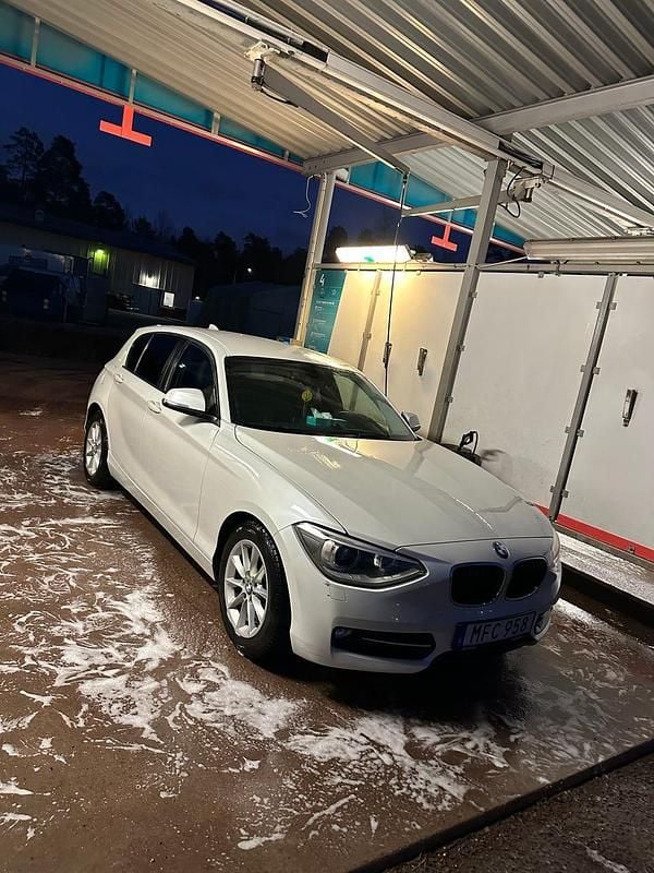 Begagnad BMW 116 136 HK (100 kW) 2012 Halvkombi