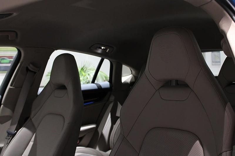 Begagnad Porsche Panamera 305 HK (224 kW) 2024 Blå Halvkombi