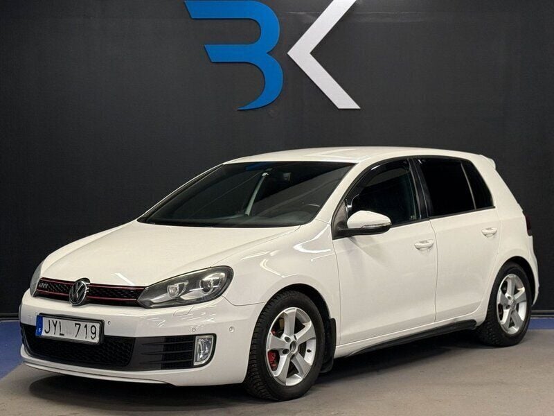 Vit Begagnad 2009 VW Golf VI GTI Halvkombi | 99 900 kr (Dyr) - Bild 1/4