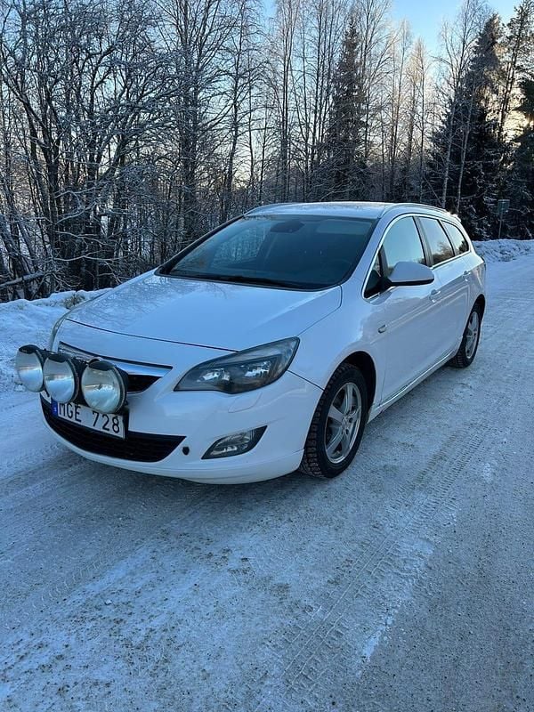 Begagnad Opel Astra 125 HK (91 kW) 2012 Kombi