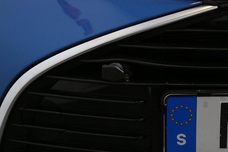 Begagnad Toyota Yaris Hybrid Active 101 HK (74 kW) 2014 Blå Halvkombi