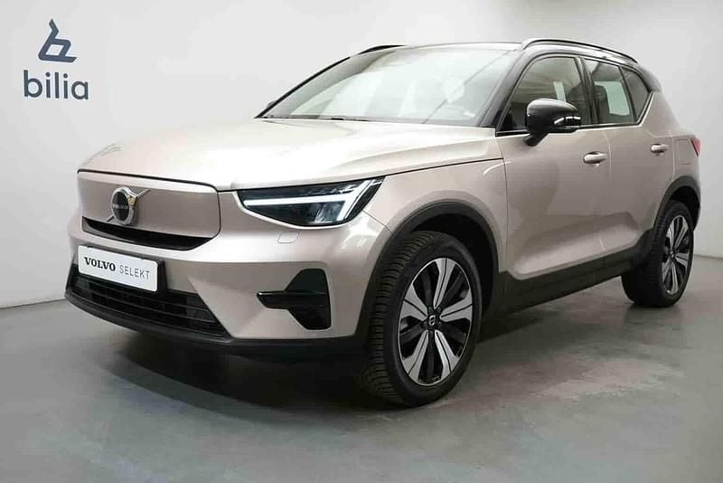 Grå Begagnad 2023 Volvo XC40 Single Motor SUV | 329 900 kr - Bild 1/1