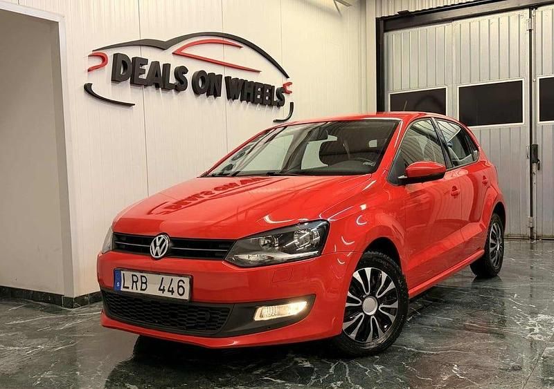 Begagnad VW Polo 86 HK (63 kW) 2011 Röd Halvkombi