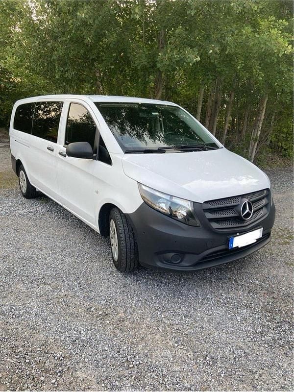 Vit Begagnad 2017 Mercedes Vito Minibuss | 319 000 kr - Bild 1/4