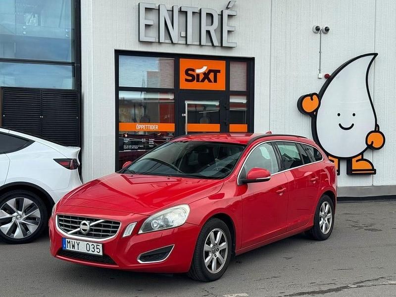 Röd Begagnad 2012 Volvo V60 Momentum Kombi | 59 900 kr (Bra pris) - Bild 1/4