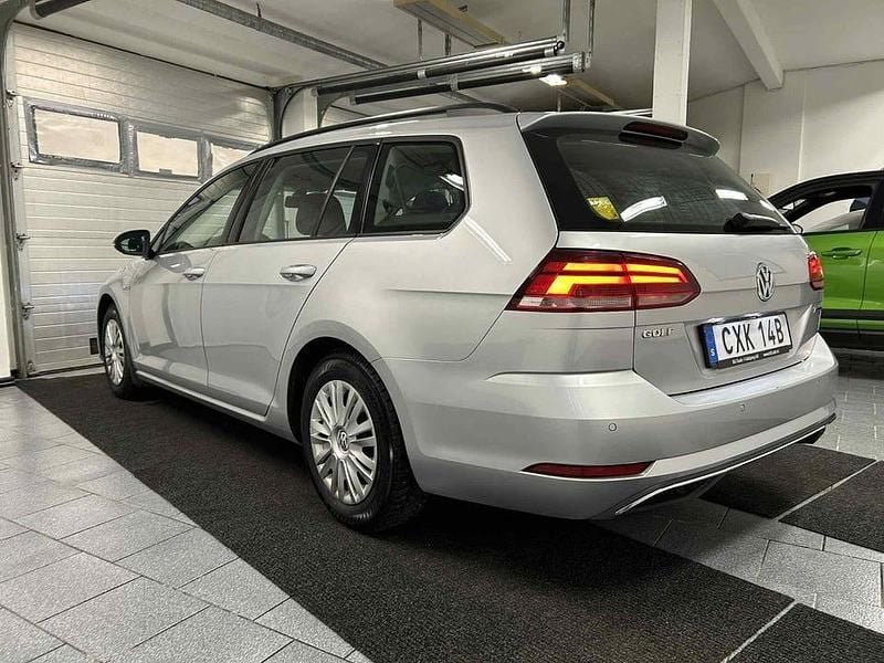 Begagnad VW Golf VIII 131 HK (96 kW) 2020 Silver Kombi