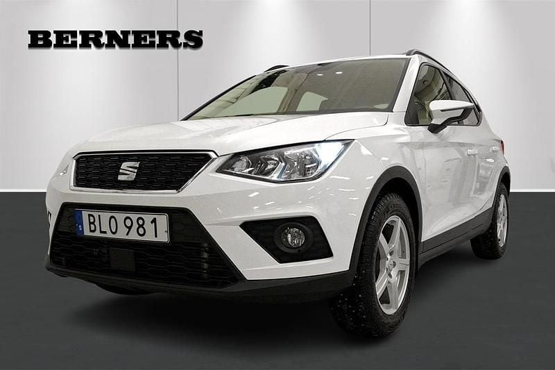 Vit Begagnad 2021 Seat Arona Style SUV | 174 900 kr (Marknadspris) - Bild 1/4