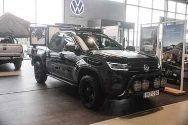 Svart Begagnad 2023 VW Amarok Edition Pickup | 899 900 kr - Bild 1/4