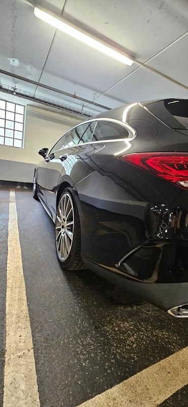 Begagnad Mercedes CLA220 Shooting Brake 190 HK (139 kW) 2020 Svart Kombi