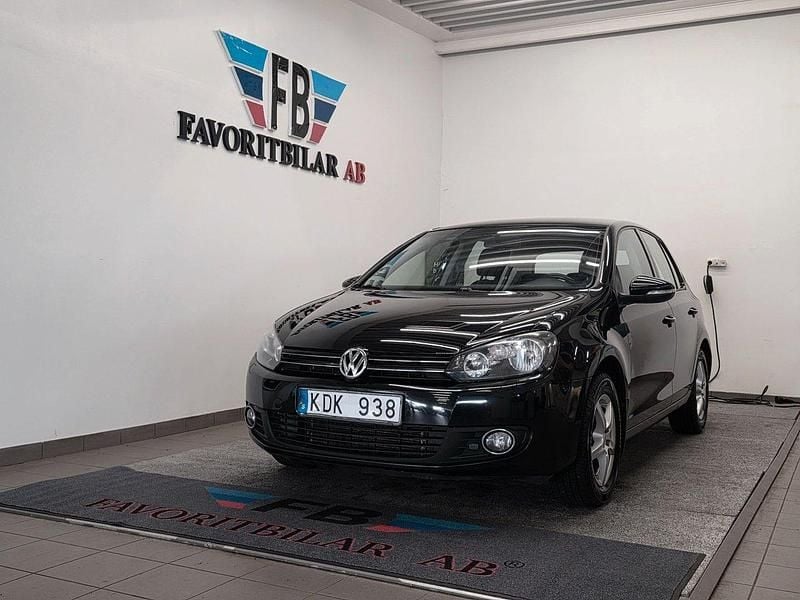 Svart Begagnad 2010 VW Golf Halvkombi | 39 900 kr (Lite dyr) - Bild 1/4