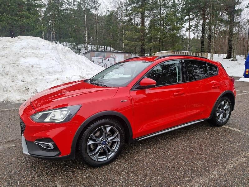 Begagnad 2020 Ford Focus Active Halvkombi | 149 000 kr (Marknadspris) - Bild 1/4