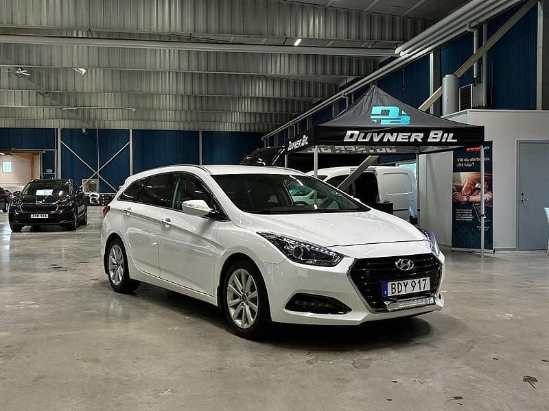Vit Begagnad 2015 Hyundai i40 Kombi | 79 900 kr (Bra pris) - Bild 1/4