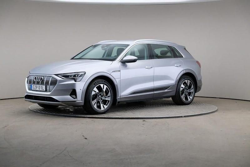 Silver Begagnad 2021 Audi e-tron Proline SUV | 289 000 kr (Bra pris) - Bild 1/4