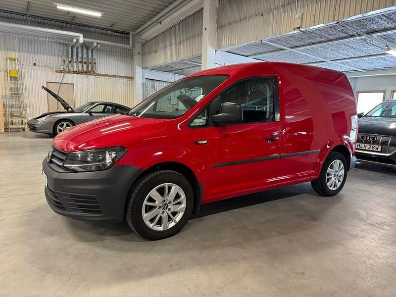 Begagnad VW Caddy 110 HK (80 kW) 2017 Tornadoröd Minibuss