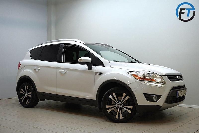 Vit (vit metallic) Begagnad 2012 Ford Kuga Titanium SUV | 69 900 kr (Marknadspris) - Bild 1/4
