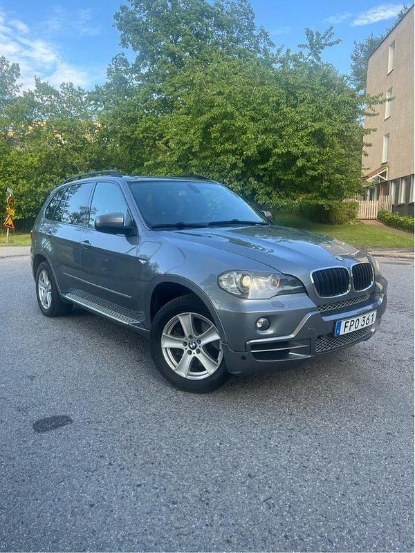 Grå Begagnad 2007 BMW X5 Sport Line SUV | 99 000 kr (Lite dyr) - Bild 1/4