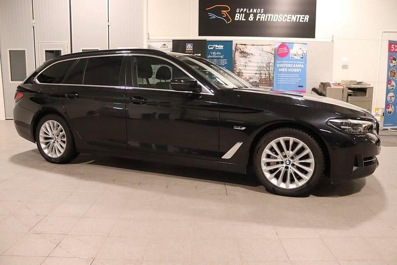 Begagnad BMW 530 292 HK (214 kW) 2023 Svartmetallic Kombi
