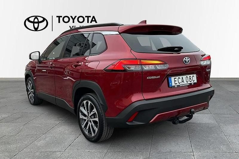 Begagnad Toyota Corolla Cross Style 200 HK (147 kW) 2022 Röd SUV